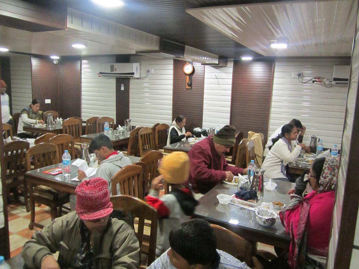Hotel Akbar Sonamarg Exterior photo